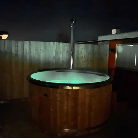 Holiday With Hot Tub *